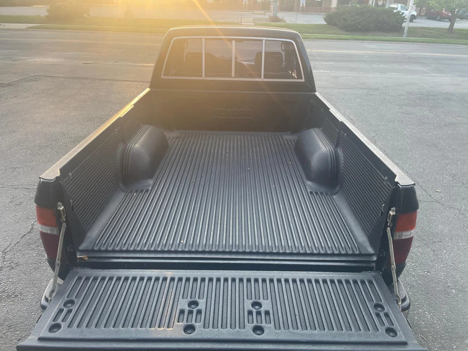 1992 Toyota Hilux 5th Gen - Image 23 of 31