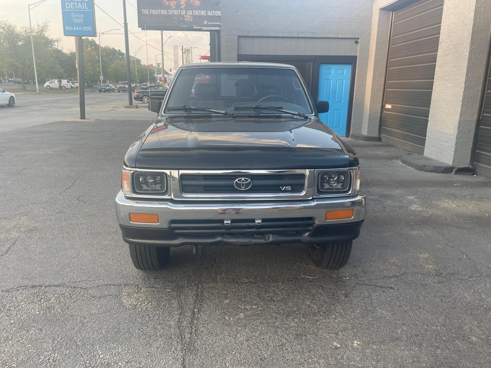 1992 Toyota Hilux 5th Gen - Image 7 of 31