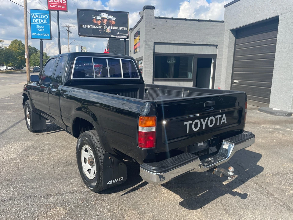 1992 Toyota Hilux 5th Gen - Image 19 of 31