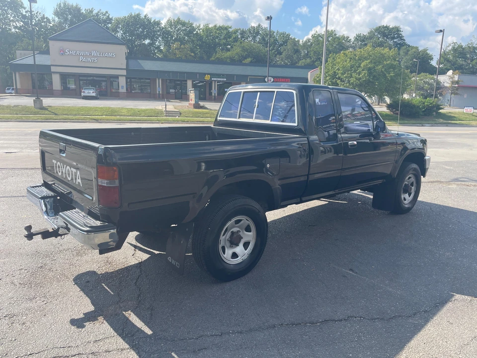1992 Toyota Hilux 5th Gen - Image 28 of 31