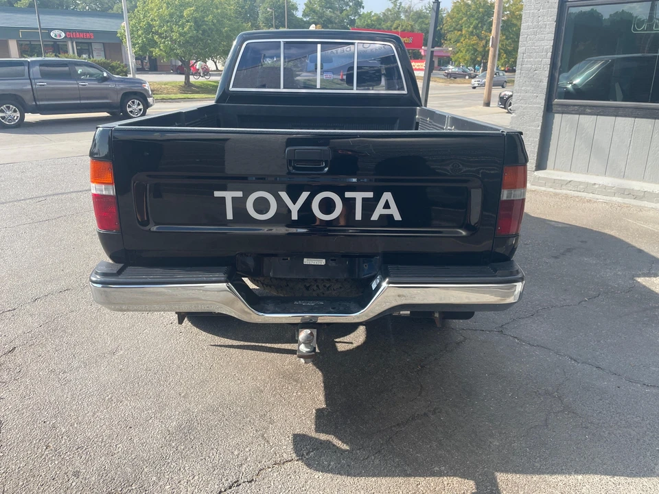 1992 Toyota Hilux 5th Gen - Image 21 of 31