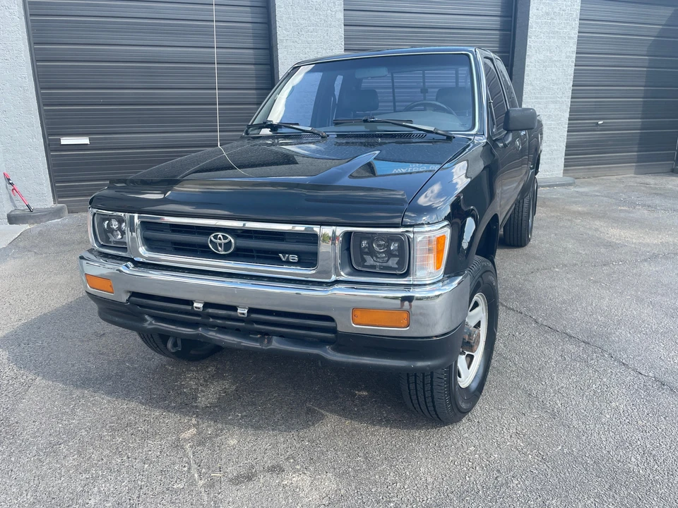 1992 Toyota Hilux 5th Gen - Image 10 of 31