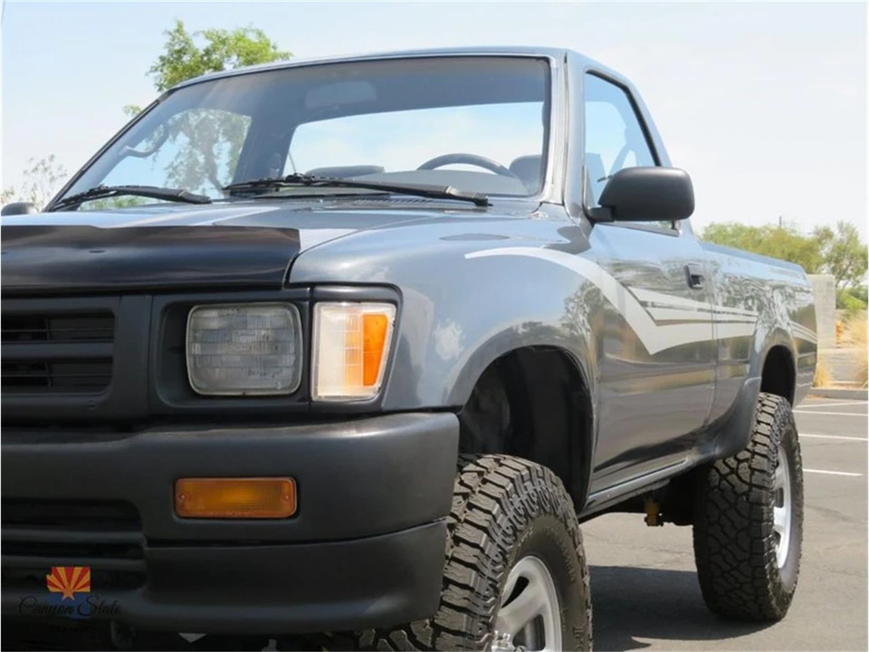 1992 Toyota Hilux 5th Gen - Image 24 of 31
