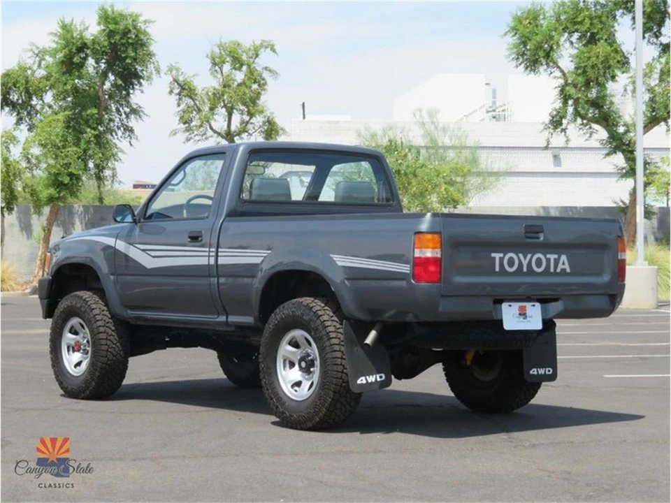 1992 Toyota Hilux 5th Gen - Image 12 of 31