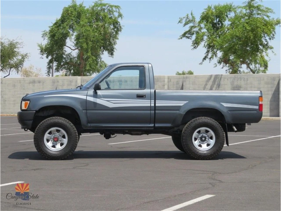 1992 Toyota Hilux 5th Gen - Image 10 of 31