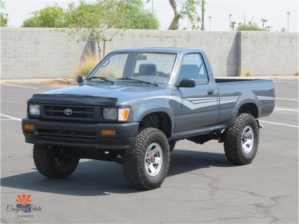 1992 Toyota Hilux 5th Gen - Image 7 of 31