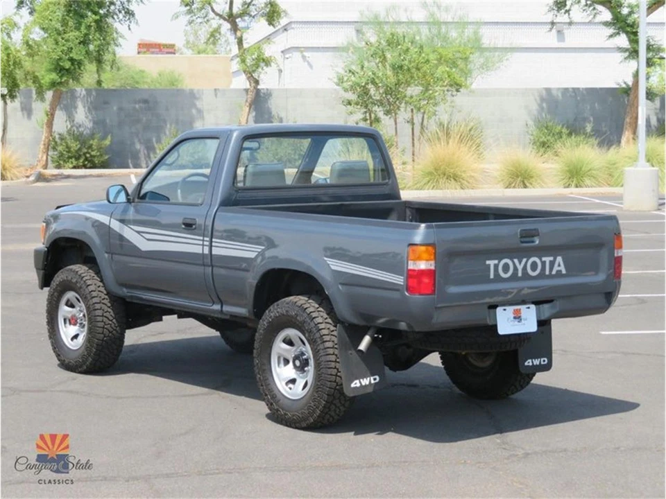 1992 Toyota Hilux 5th Gen - Image 11 of 31