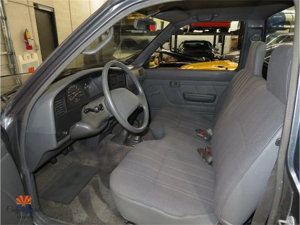 1992 Toyota Hilux 5th Gen - Image 3 of 31