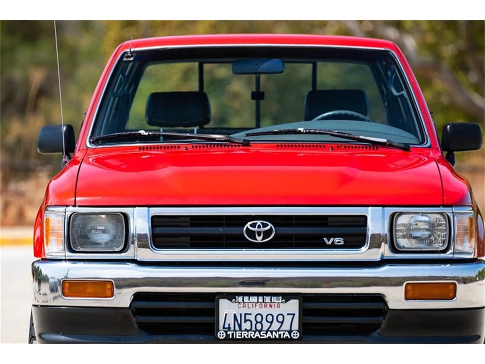 1992 Toyota Hilux 5th Gen - Image 11 of 31