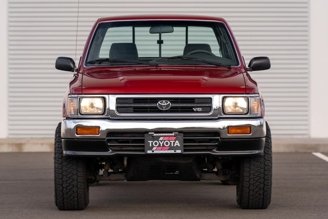1992 Toyota Hilux 5th Gen - Image 3 of 31