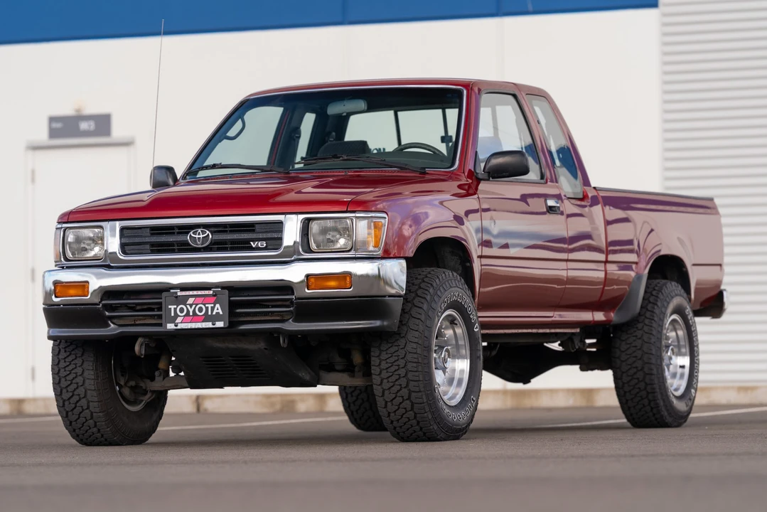 1992 Toyota Hilux 5th Gen - Image 9 of 31