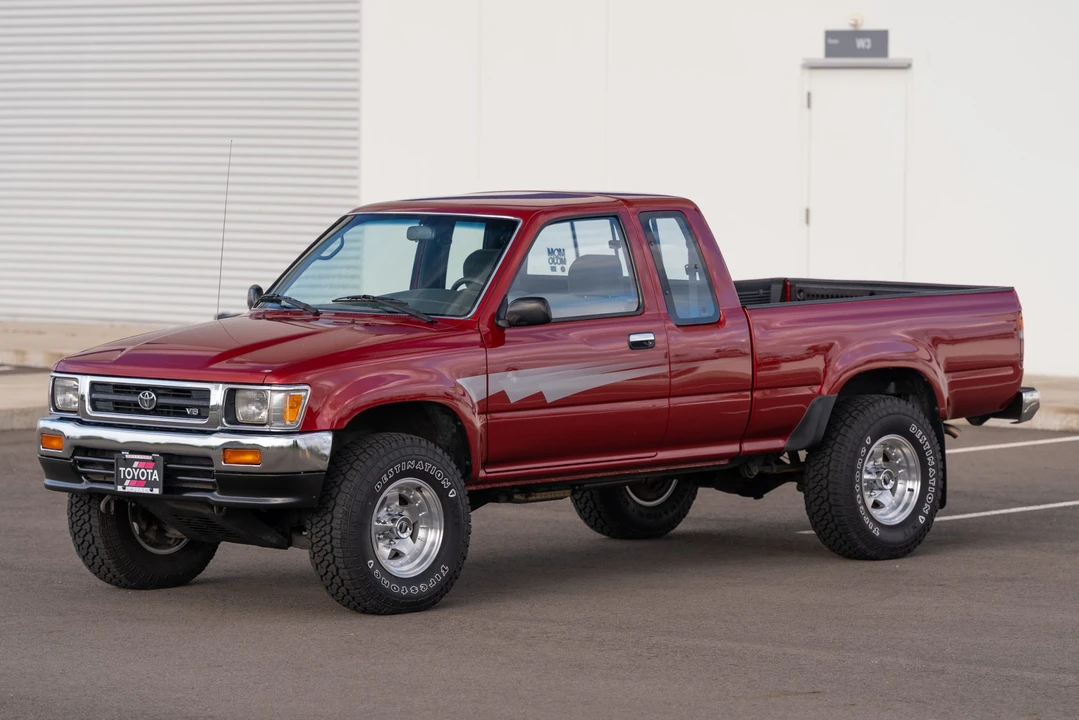 1992 Toyota Hilux 5th Gen - Image 11 of 31