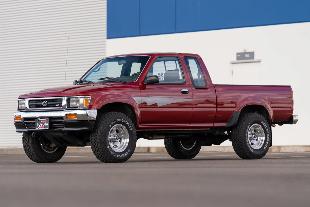 1992 Toyota Hilux 5th Gen - Image 12 of 31