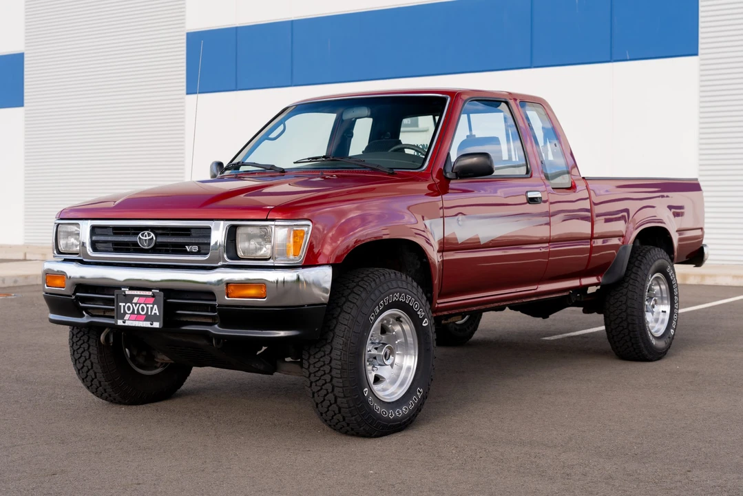 1992 Toyota Hilux 5th Gen - Image 14 of 31