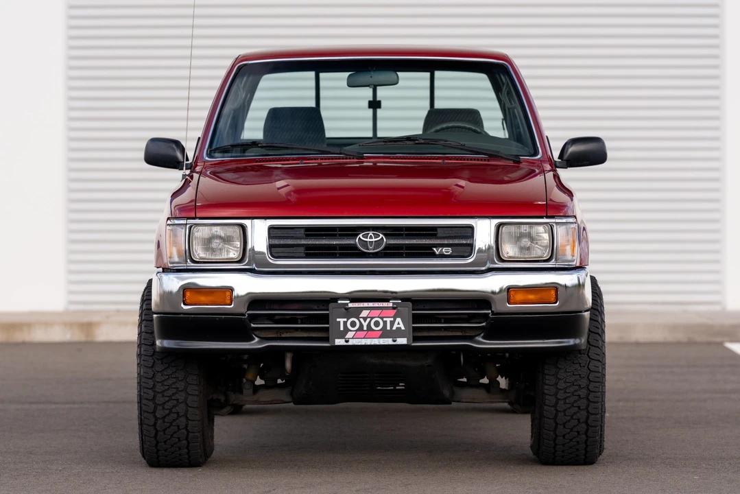 1992 Toyota Hilux 5th Gen - Image 5 of 31