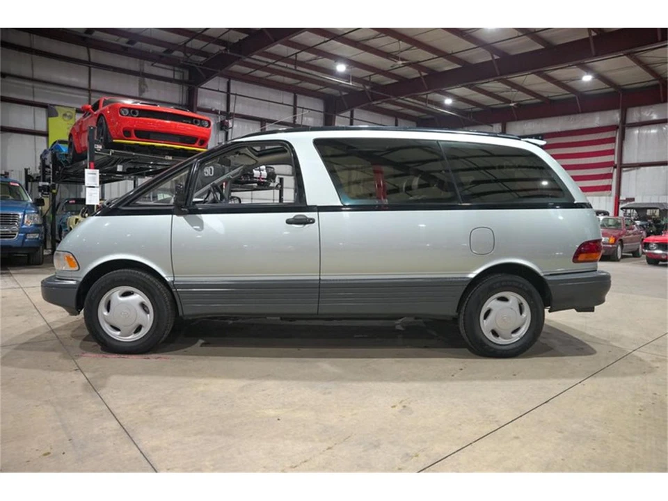 1992 Toyota Previa/Estima 1st Gen - Image 4 of 31
