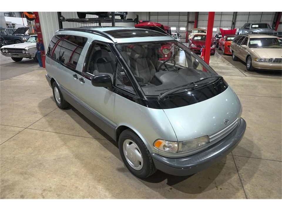 1992 Toyota Previa/Estima 1st Gen - Image 14 of 31