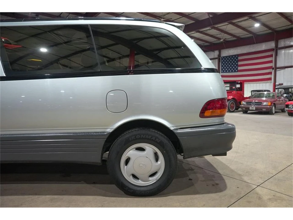 1992 Toyota Previa/Estima 1st Gen - Image 5 of 31