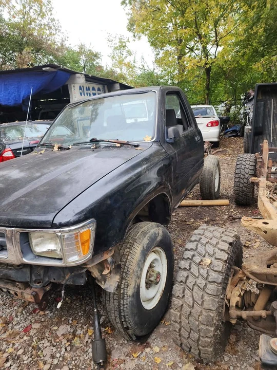 1992 Toyota Tacoma - Image 4 of 14