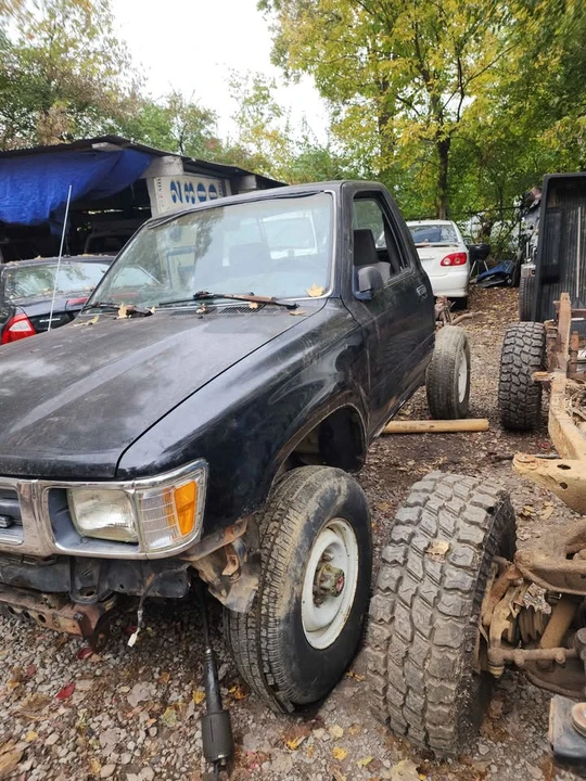 1992 Toyota Tacoma - Image 2 of 14