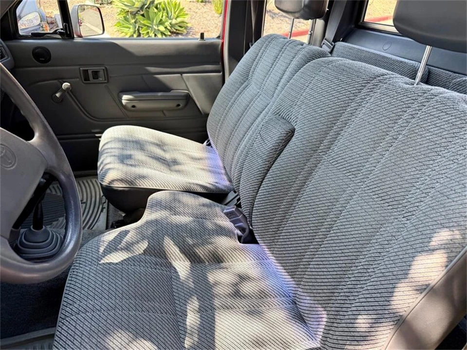 1992 Toyota Tacoma - Image 26 of 31