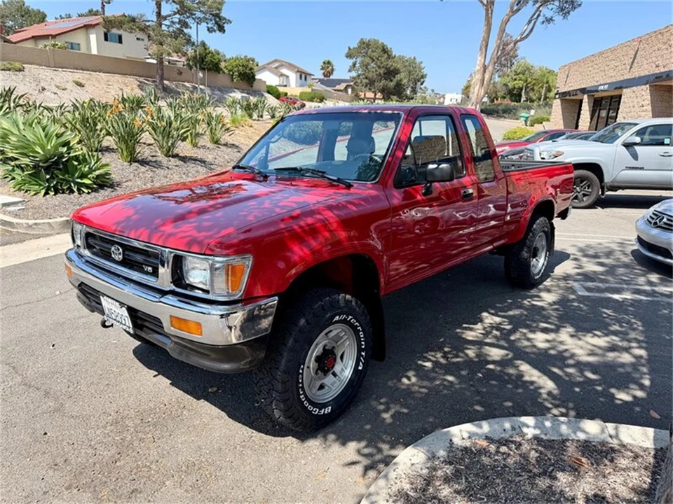 1992 Toyota Tacoma - Image 2 of 31
