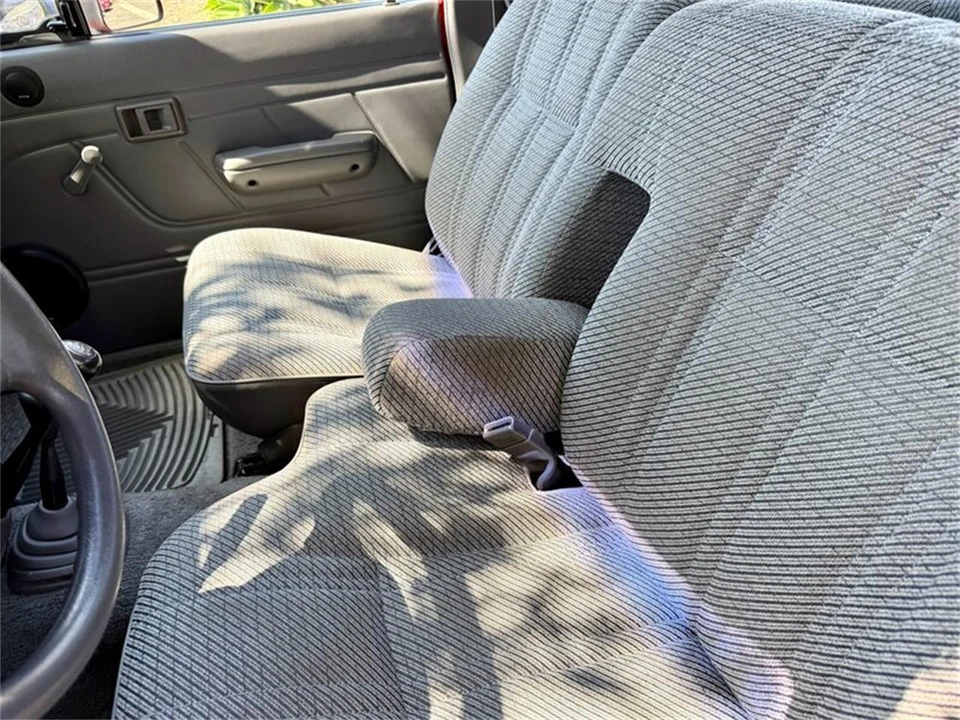 1992 Toyota Tacoma - Image 28 of 31