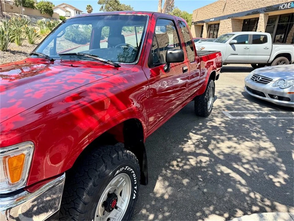 1992 Toyota Tacoma - Image 15 of 31