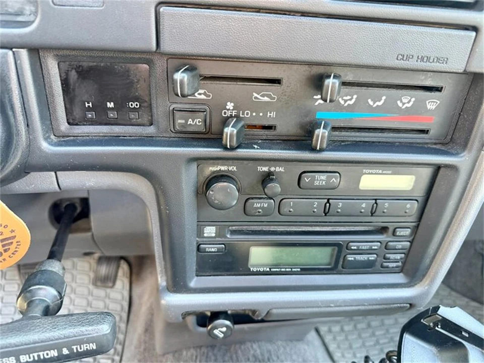 1992 Toyota Tacoma - Image 25 of 31