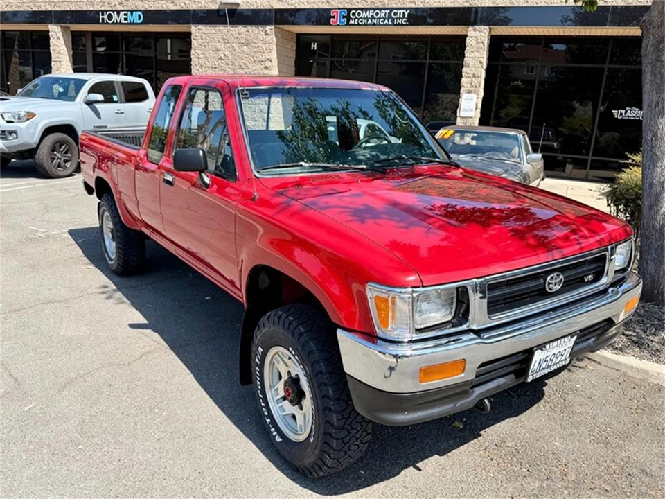 1992 Toyota Tacoma - Image 4 of 31