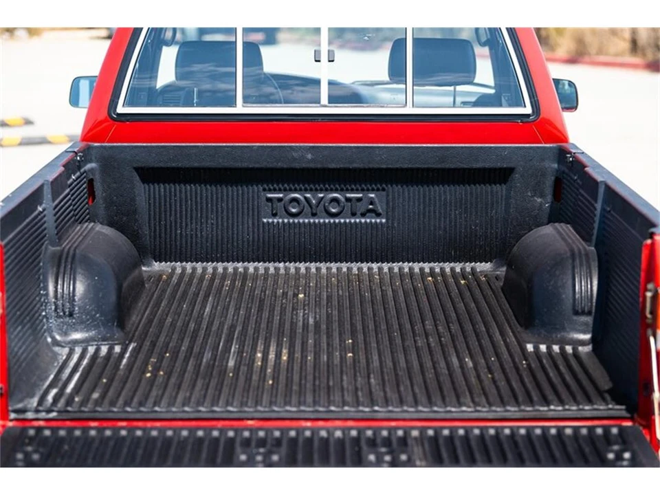 1992 Toyota Tacoma - Image 29 of 31