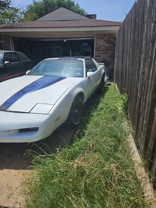 1992 Pontiac Firebird Trans Am 3rd Gen - Image 2 of 10