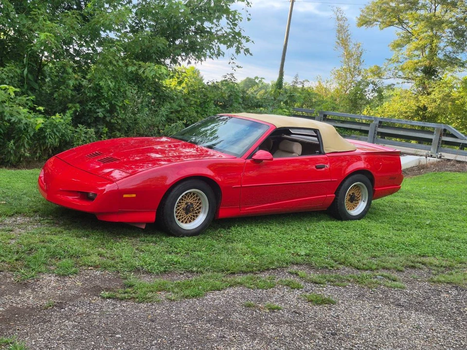 1992 Pontiac Firebird Trans Am 3rd Gen - Image 3 of 8