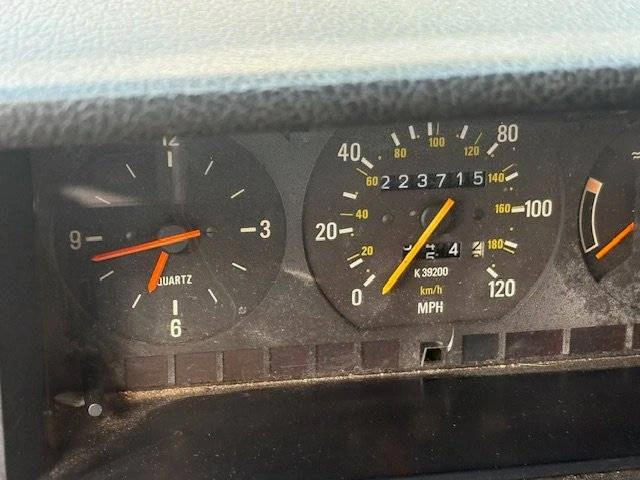 1992 Volvo 245 - Image 4 of 7