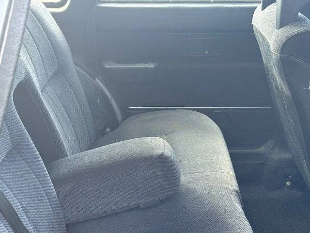 1992 Volvo 245 - Image 5 of 7
