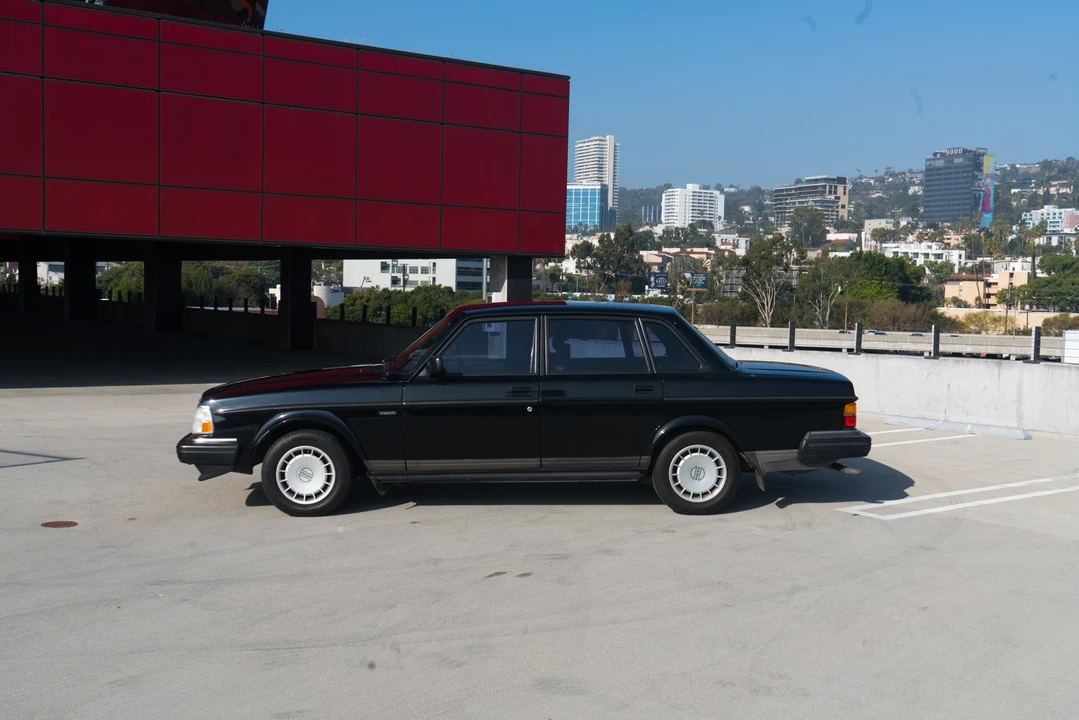1992 Volvo 244 - Image 12 of 31