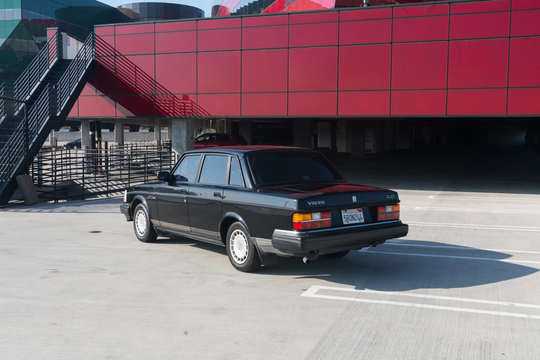 1992 Volvo 244 - Image 4 of 31