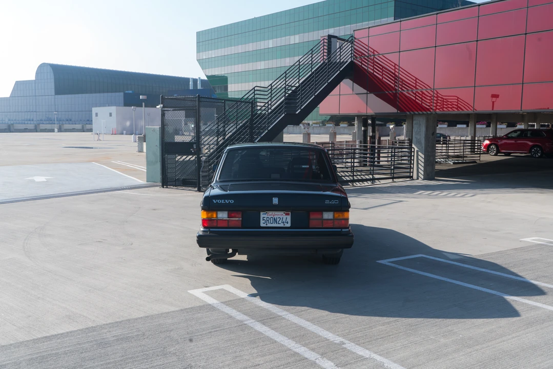 1992 Volvo 244 - Image 13 of 31