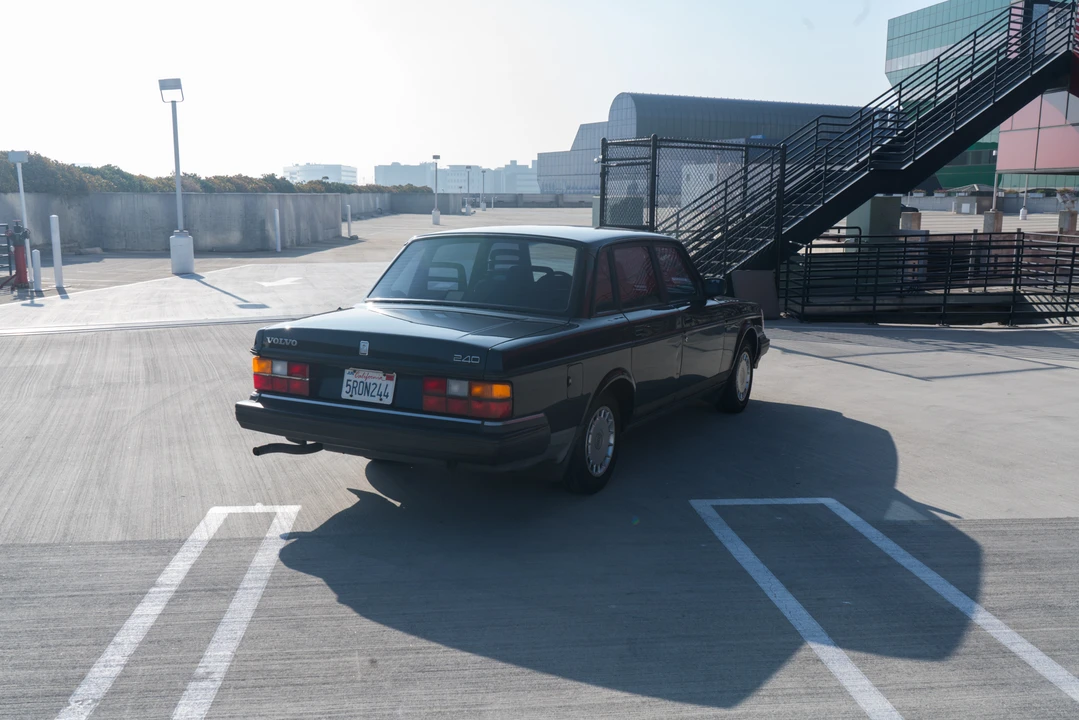 1992 Volvo 244 - Image 14 of 31