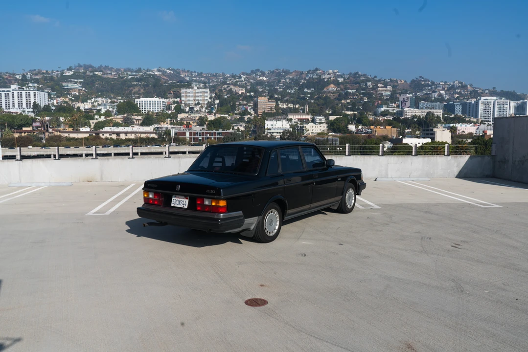 1992 Volvo 244 - Image 15 of 31