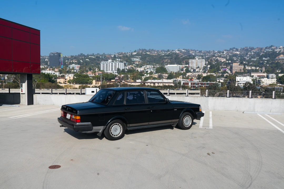 1992 Volvo 244 - Image 16 of 31