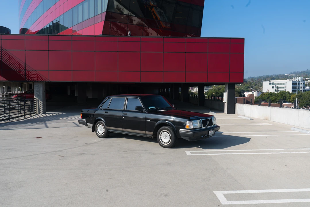 1992 Volvo 244 - Image 18 of 31