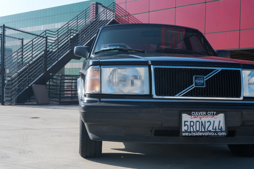 1992 Volvo 244 - Image 24 of 31