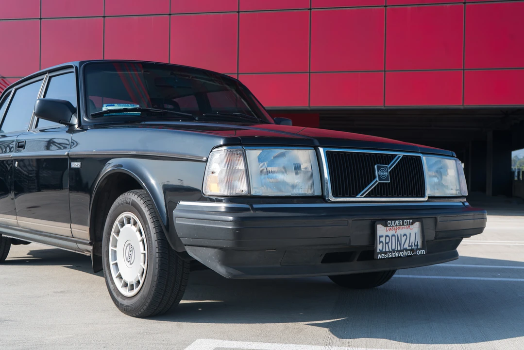 1992 Volvo 244 - Image 25 of 31