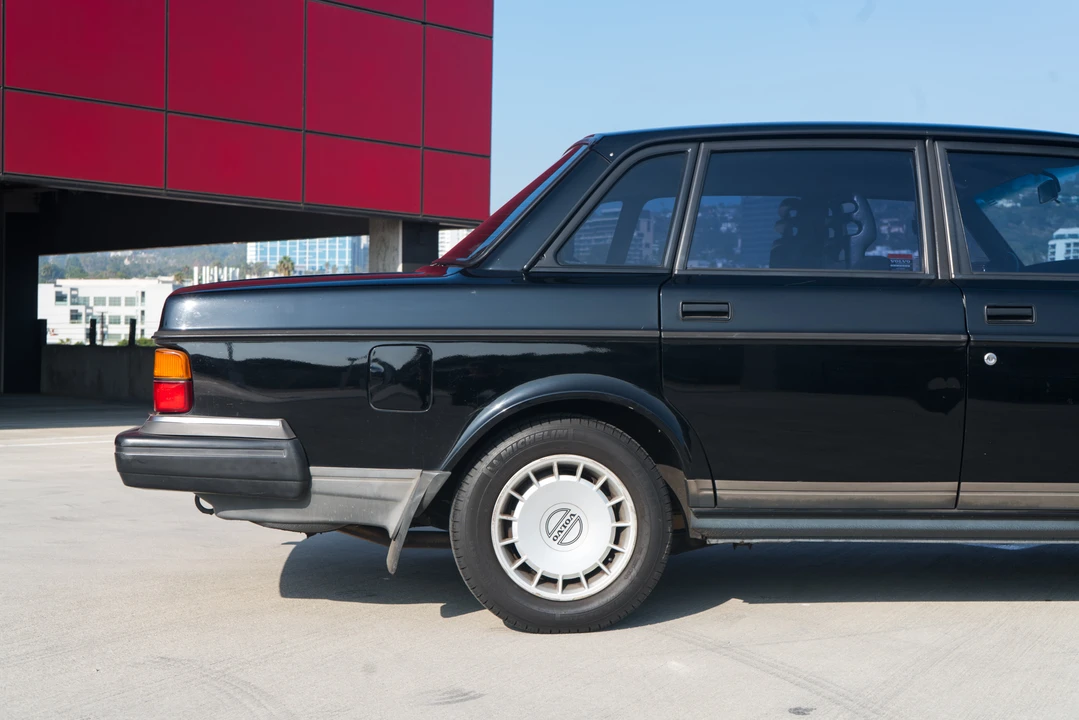 1992 Volvo 244 - Image 29 of 31