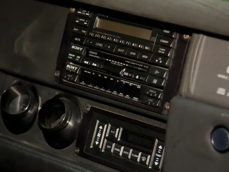 1992 Vector - Image 20 of 28
