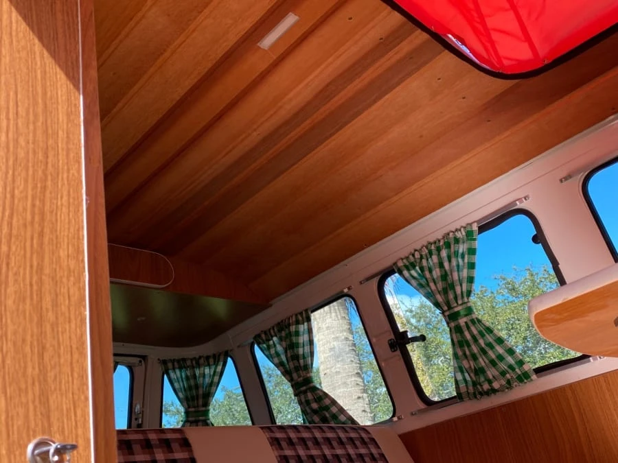 1992 Volkswagen Bay-Window Bus - Image 9 of 30