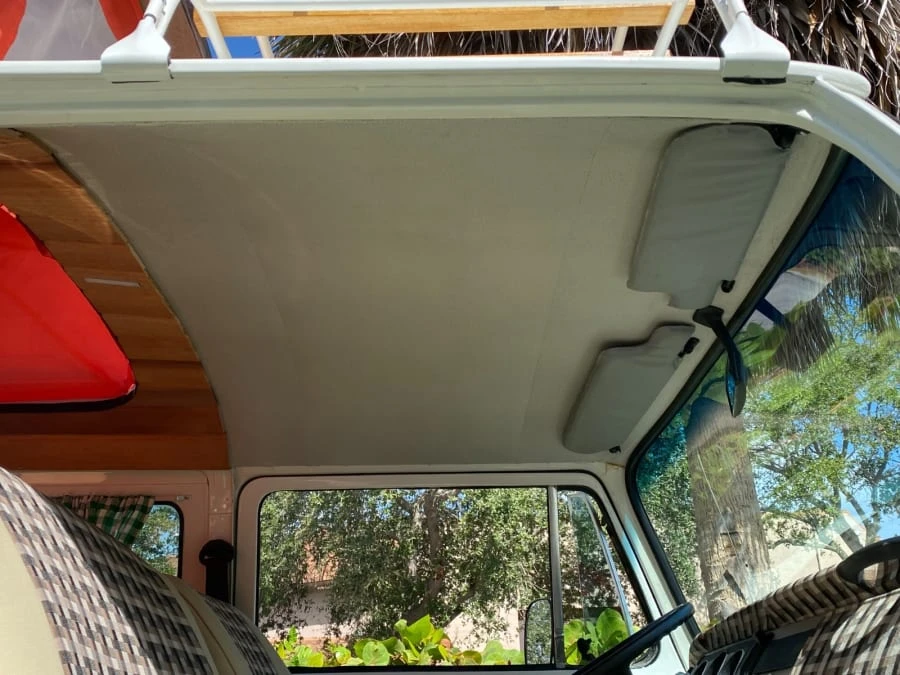 1992 Volkswagen Bay-Window Bus - Image 10 of 30