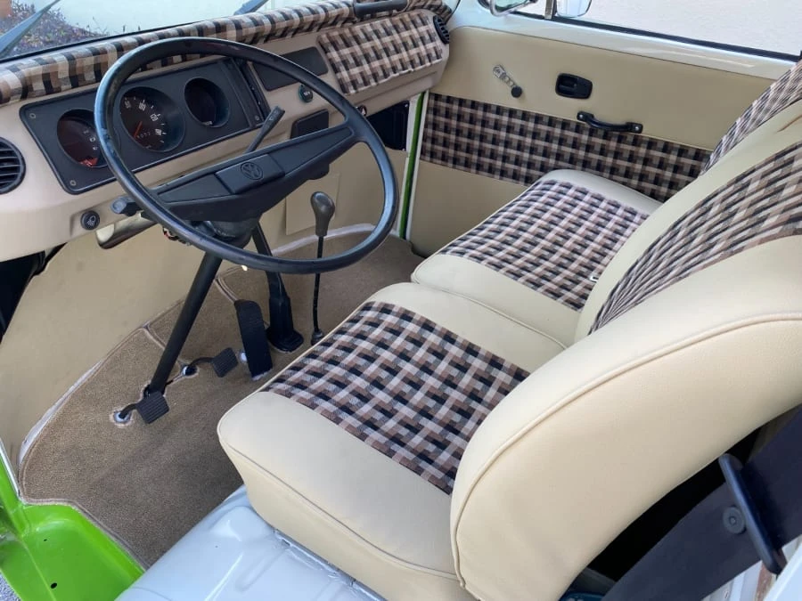 1992 Volkswagen Bay-Window Bus - Image 11 of 30