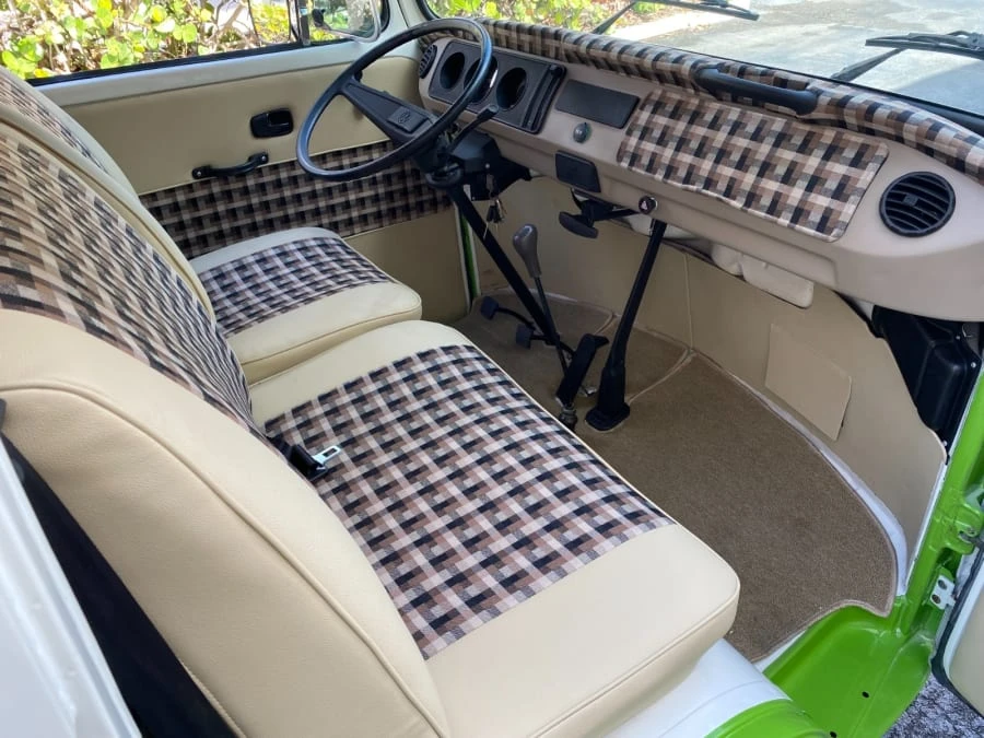 1992 Volkswagen Bay-Window Bus - Image 13 of 30